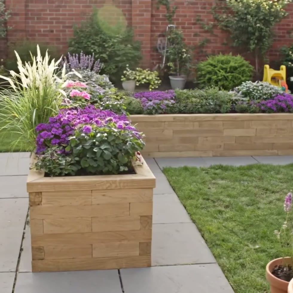 Patio Planter / 3.75 x 3.75 x 0.65m