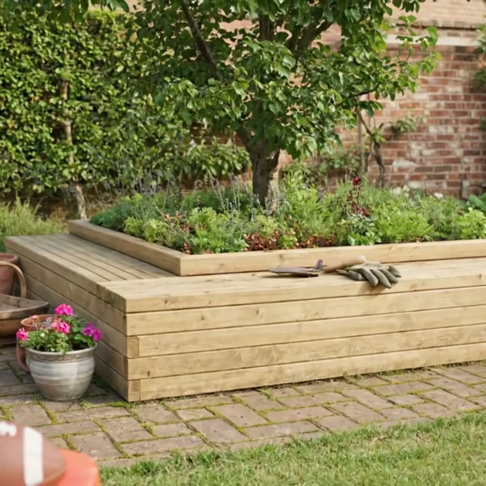 Wooden Tree Bench Kit / 2.7 x 2.7 x 0.55m