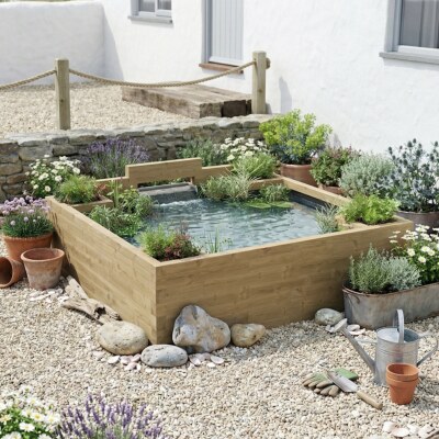 Large Raised Pond with Water Blade / 2.25 x 2.25 x 0.65 m