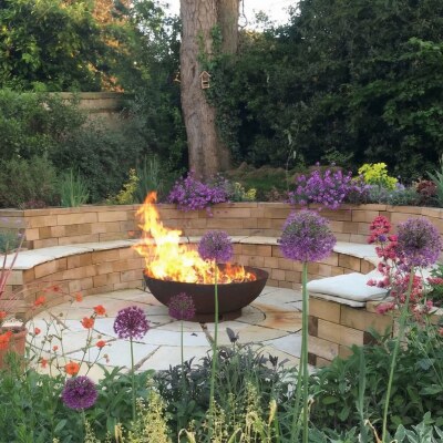 Circular Fire Pit Planter Bench / 4.18 x 3.21 x 0.75 m