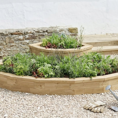 Cascading Curved Corner Raised Bed / 1.8 x 1.8 x 0.45m