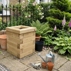 Small Wooden Cubic Garden Planter / 0.45 x 0.45 x 0.55m