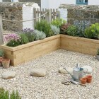 Slim L-Shaped Raised Planter / 4.125 x 2.625 x 0.825 x 0.65m