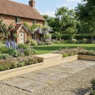 Curved Corner Border Planter with Seating / 6.75 x 1.5 x 0.25m