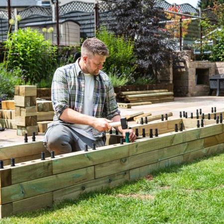 How to build a raised bed using WoodBlocX