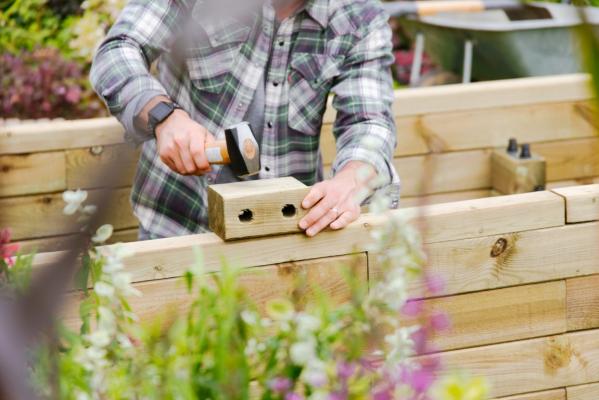 How to install a raised bed in winter