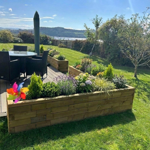 Abi's L-shaped raised planters