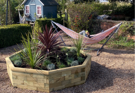 Octagonal octagon raised bed