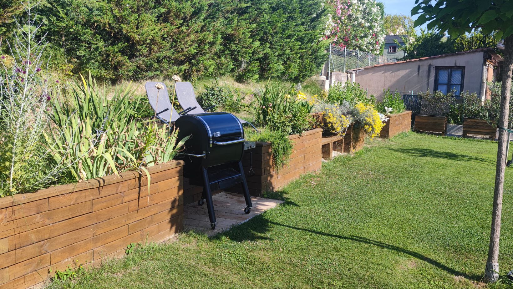 WoodBlocX retaining wall
