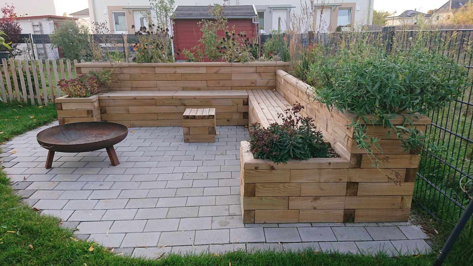 Fire pit planter bench