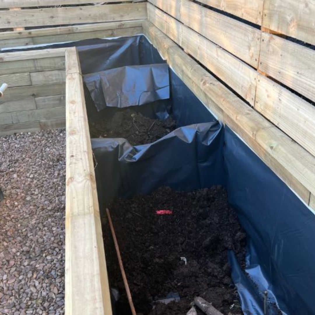 How to line a raised bed