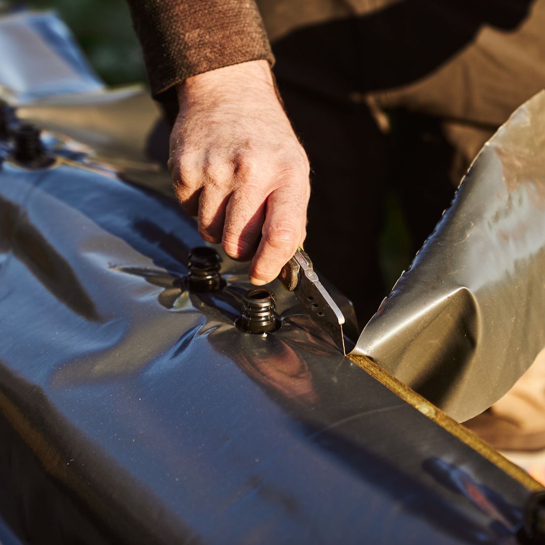 How to line a raised bed