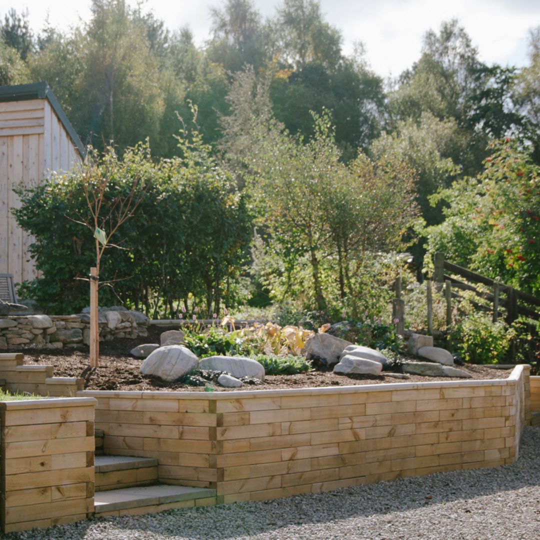 Timber retaining wall