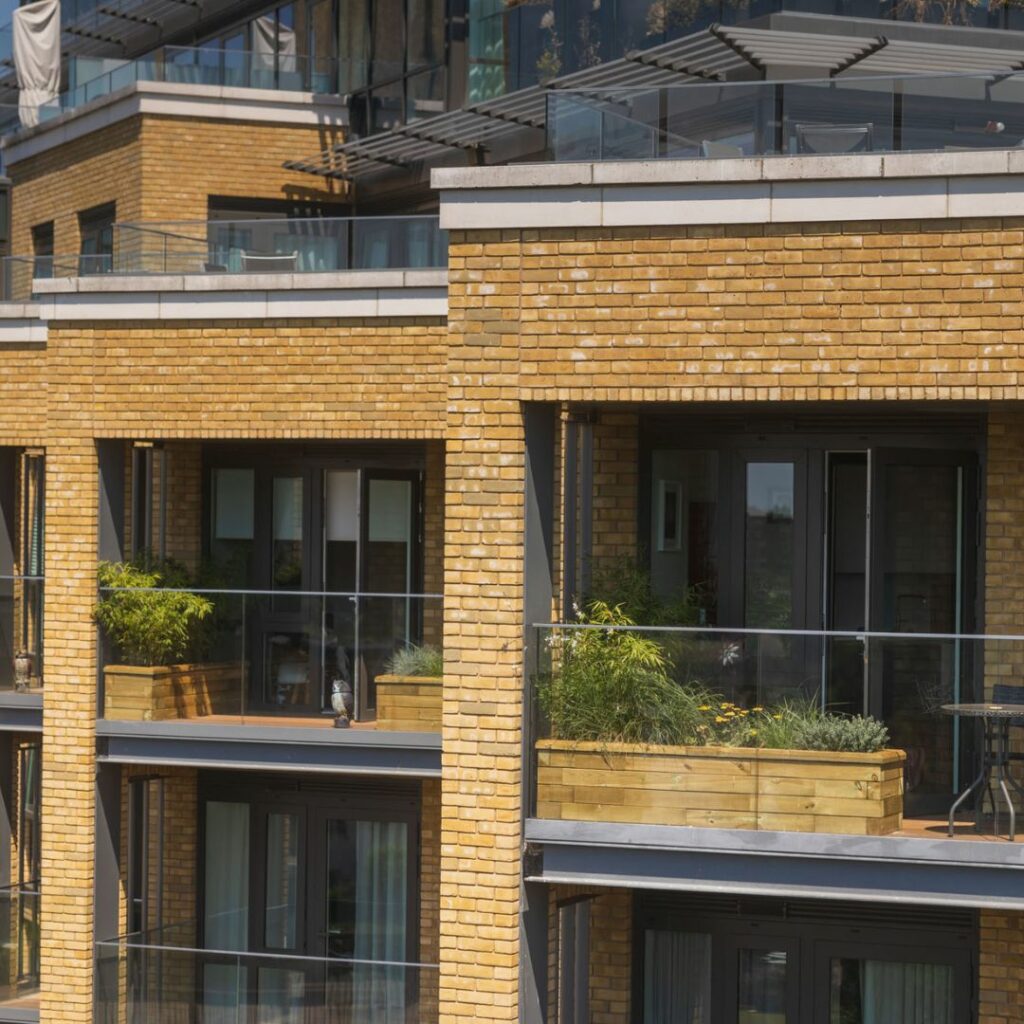Balcony planters
