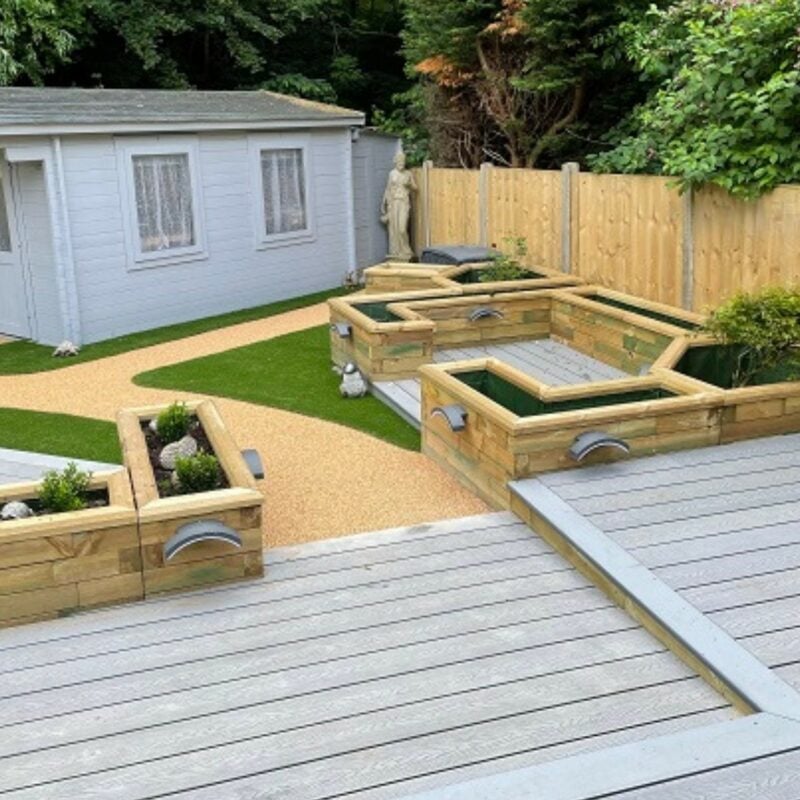 Keiths-finished-WoodBlocX-garden-1