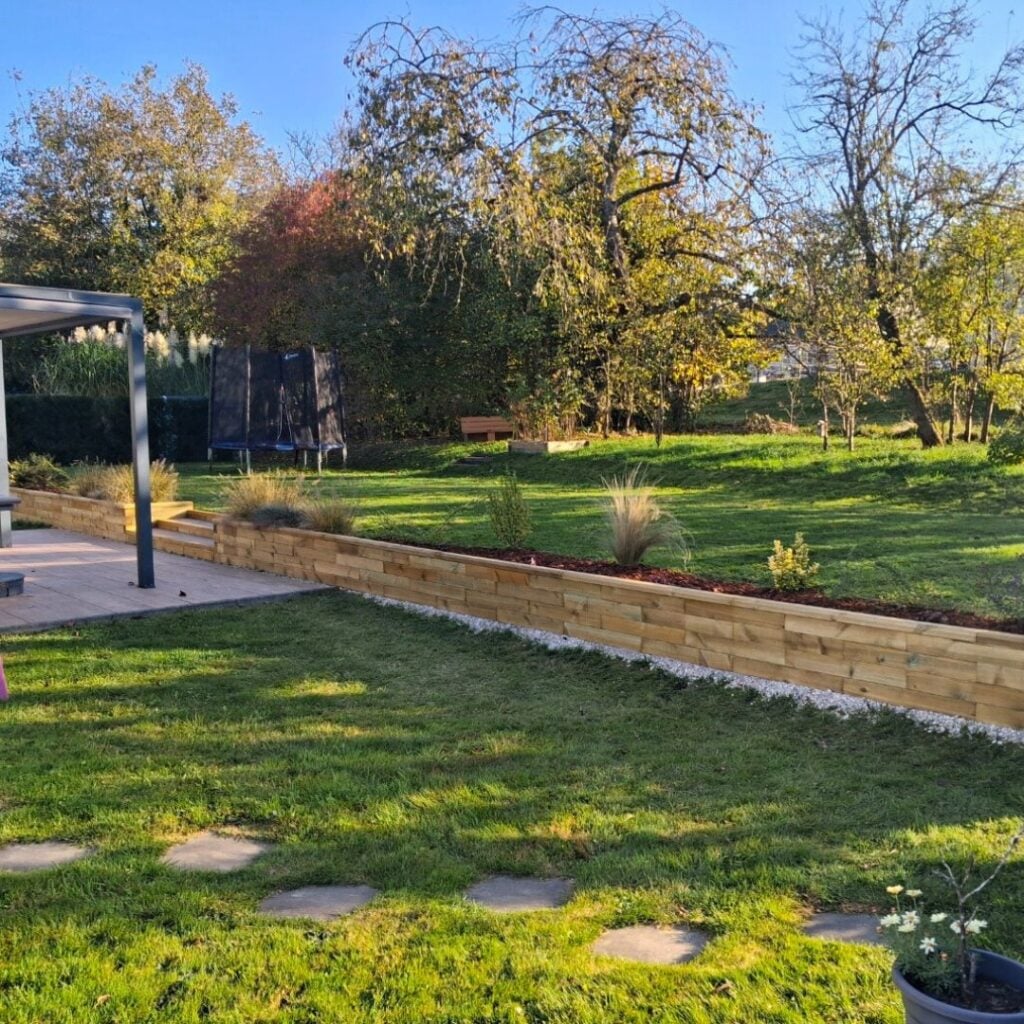 Thibaut's retaining wall with steps